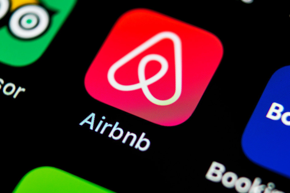 Airbnb: beadták a törvényt, aminek eredményeként jöhet az önkormányzati korlátozás Airbnb: beadták a törvényt, aminek eredményeként jöhet az önkormányzati korlátozás